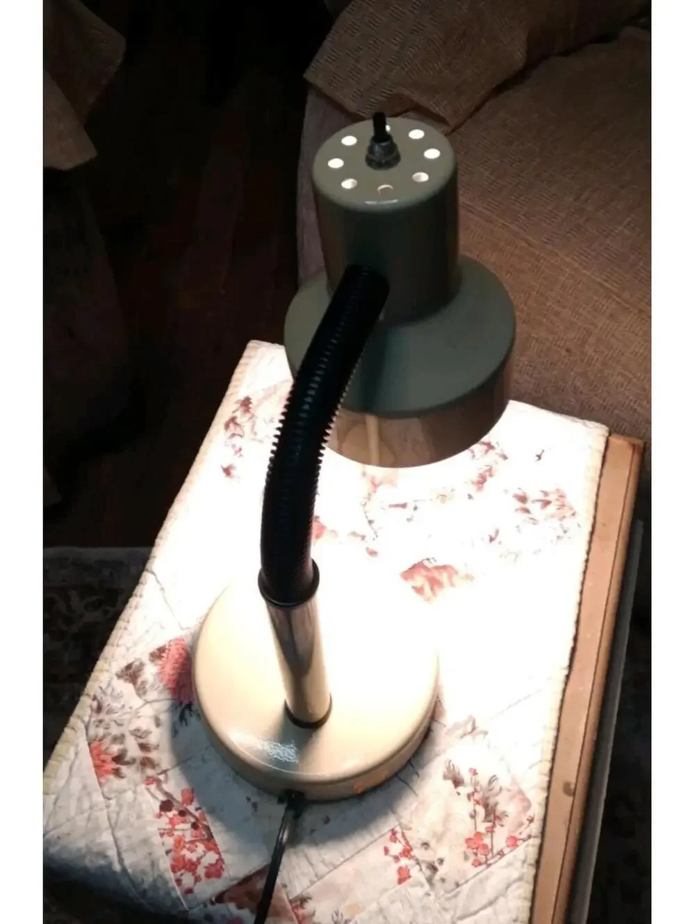 Beige Metal Gooseneck Desk Lamp 1970s No Signs Of Ware Holds Position Never Used